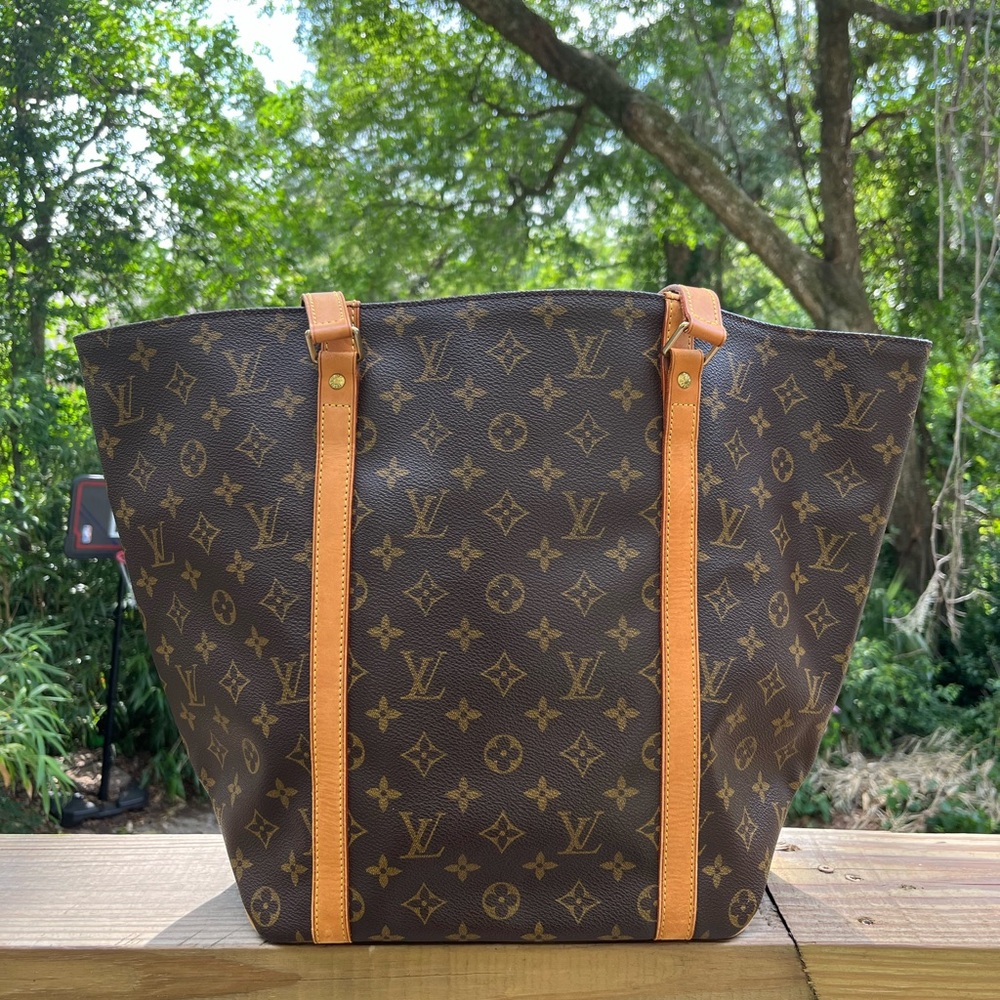 Louis Vuitton Authentic Vintage Shopping Sac - Picture 2 of 16
